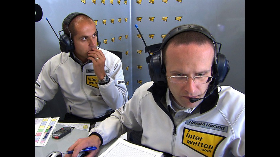 Interwetten Moriwaki Moto2 staff at the garage