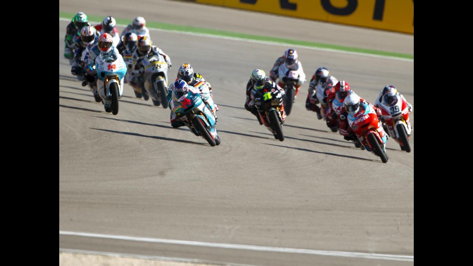 125cc group in action at Motorland Aragon