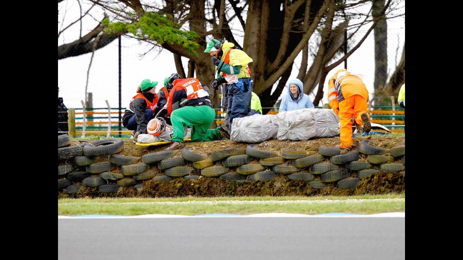 Simone Corsi crashes during the FP1 at Phillip Island