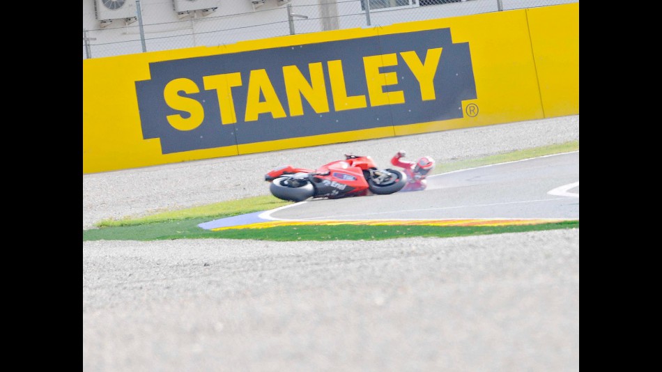 Hayden crashes during the race in Valencia
