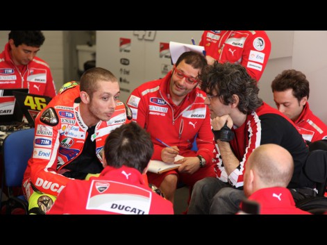 valentino rossi 2011 team. Valentino Rossi, Ducati