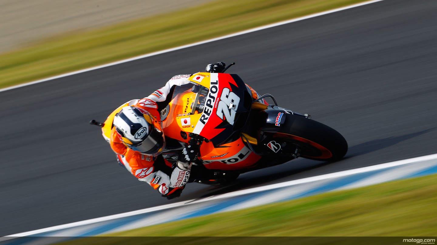 http://photos.motogp.com/2011/09/30/26danipedrosa,motogp_0_original.jpg