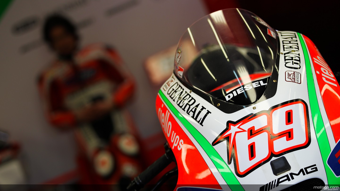 http://photos.motogp.com/2012/03/25/69nickyhayden_original.jpg