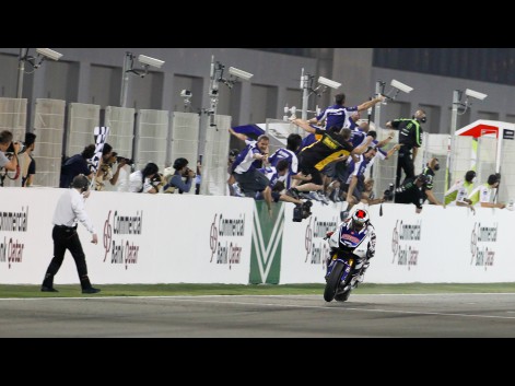 Jorge-Lorenzo-Yamaha-Factory-Racing-Qatar-RAC-533360
