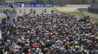 Abraham liderou tributo a Simoncelli em Brno