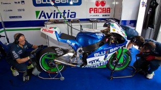 #photos_htmlcaption_7 Avintia Blusens, Box