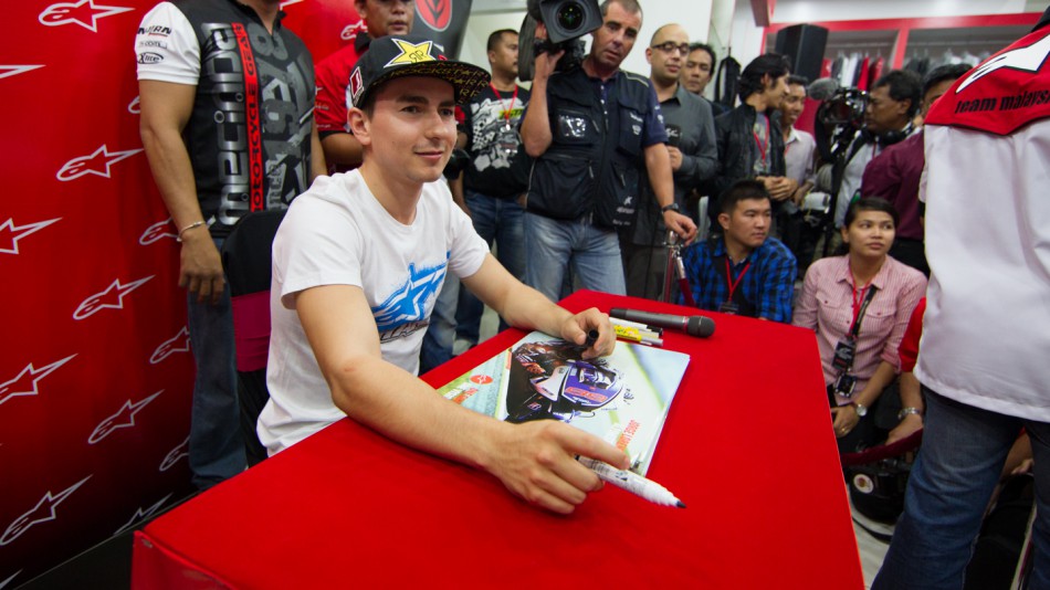 Jorge Lorenzo, Alpinestars Shop KL