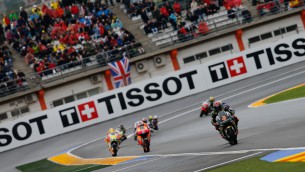 Crutchlow and Dovizioso star in dramatic Valencia race