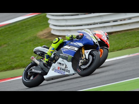 Valentino-Rossi-Marc-Marquez-Yamaha-Factory-Racing-Repsol-Honda-Team-Misano-RAC-560136
