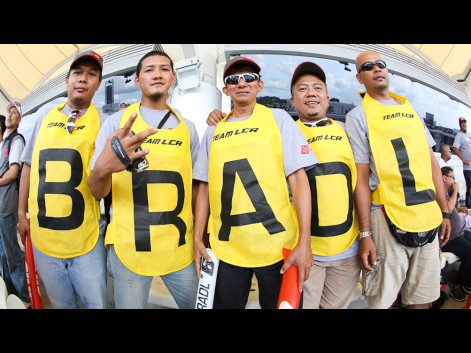 Stefan-Bradl-meets-fans-Sepang-Circuit-561716