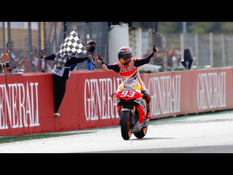 2013-MotoGP-World-Chamion-Marc-Marquez-Valencia-RAC-563591