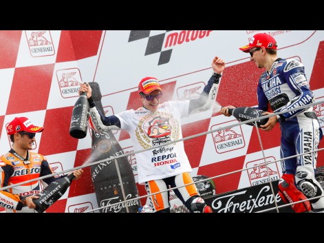 2013-MotoGP-World-Chamion-Marc-Marquez-Valencia-RAC-563587