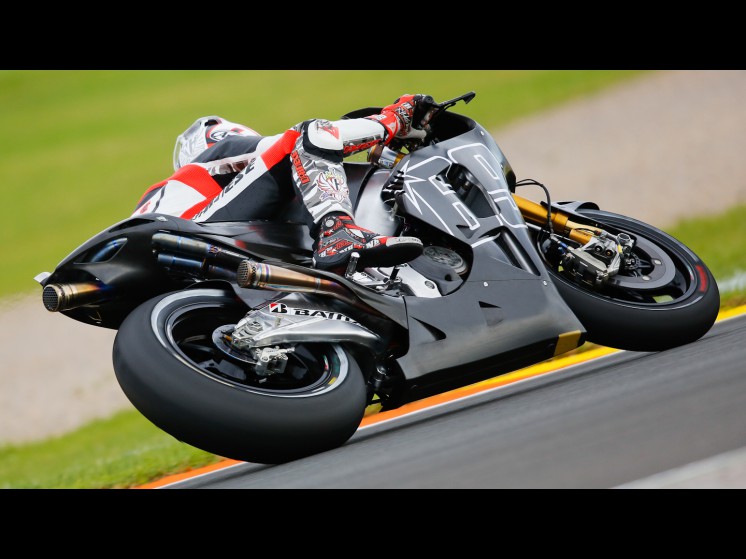 http://photos.motogp.com/2013/11/13/69hayden_s5d9796_slideshow.jpg
