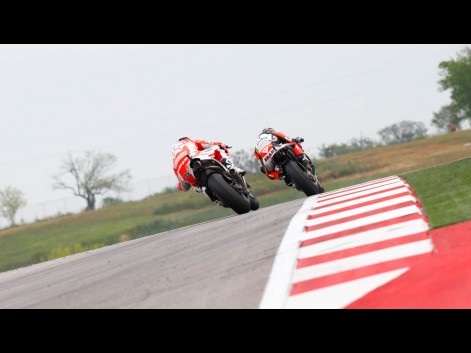 Dovizioso-Bradl-Ducati-Team-LCR-Honda-MotoGP-Race-568470