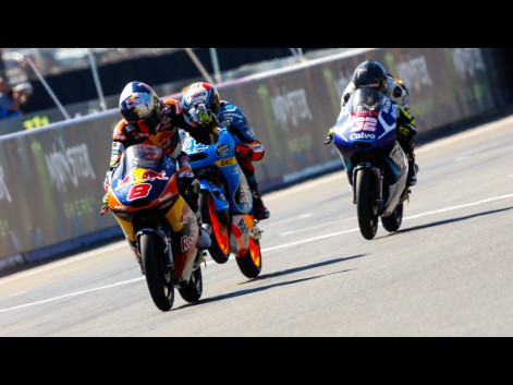 Moto3-finish-FRA-RACE-570794