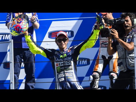 Valentino-Rossi-Movistar-Yamaha-MotoGP-RSM-RACE-577450