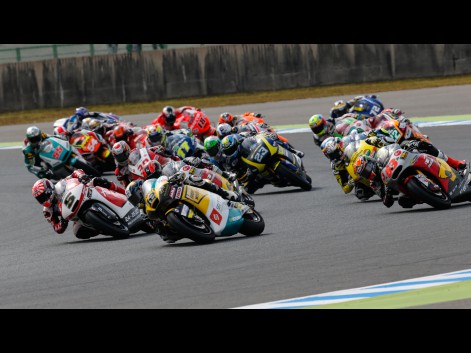 Moto2-Race-start-JPN-RACE-579122