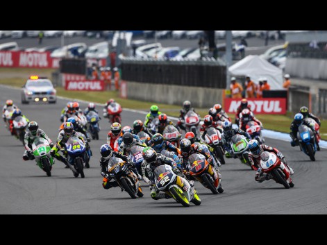 Moto3-Race-Start-JPN-RACE-579050