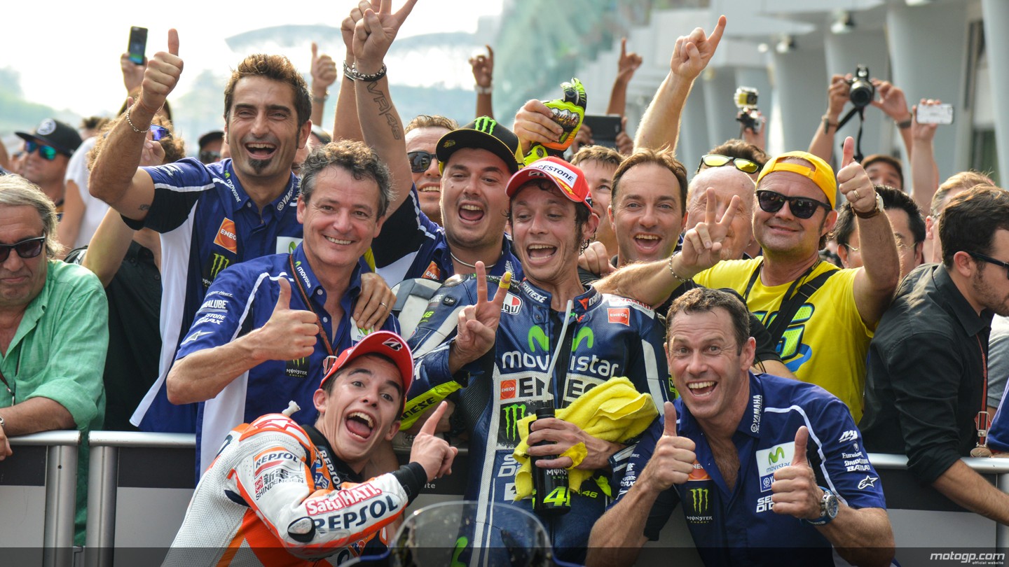 http://photos.motogp.com/2014/10/26/46rossi,93marquez_lg8_7137_original.jpg