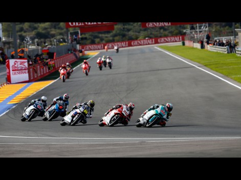 Moto2-Action-VAL-RACE-581341
