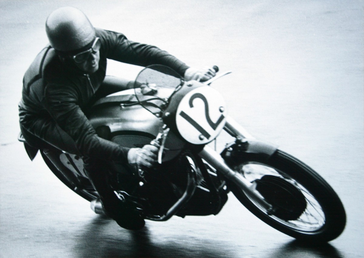Racing legend Geoff Duke OBE passes away aged 92 MotoGP™