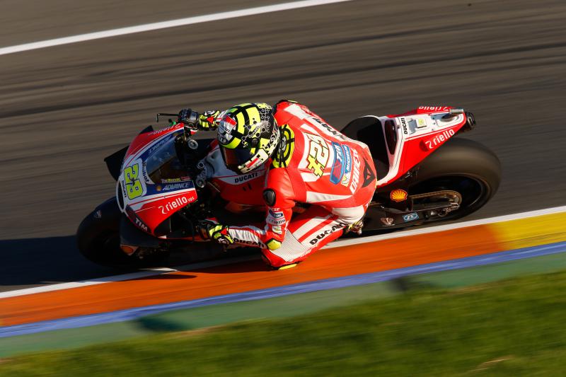 http://photos.motogp.com/2015/11/12/29-iannone__gp_0573_0.middle.jpg