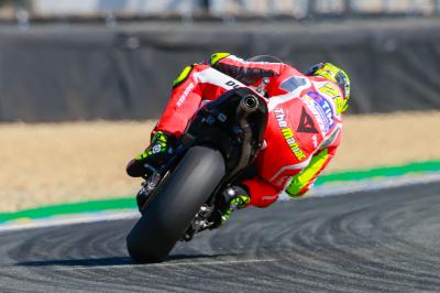 Iannone leads tight top five in Warm Up