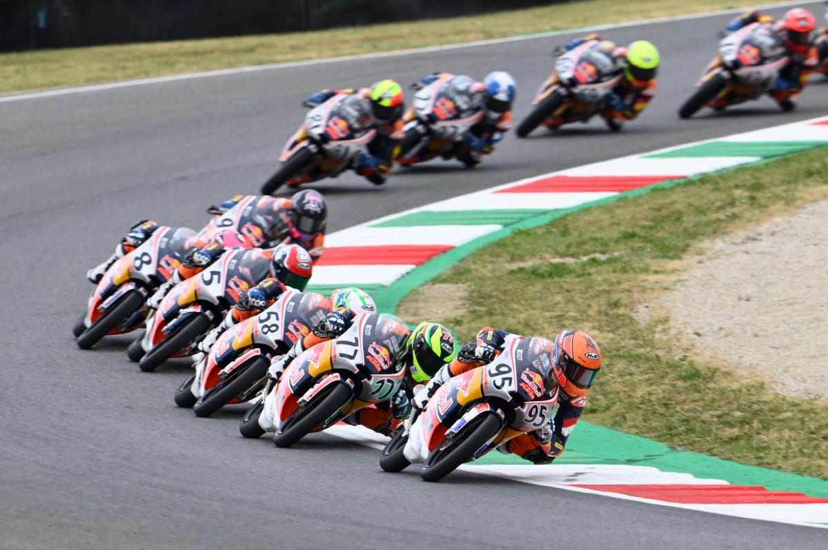 Aragon Action Four Rookies Cup Races Remain MotoGP