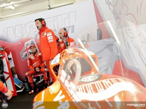 Casey Stoner in the Ducati Marlboro garage