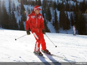 Casey Stoner plays it cool on Italian slopes