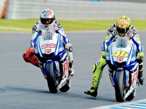 Lorenzo an Rossi riding head to head at Motegi