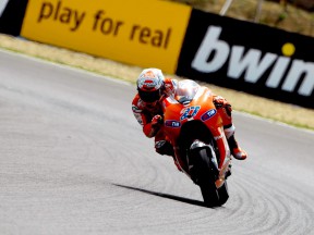 Casey Stoner in action during FP1 in Jerez