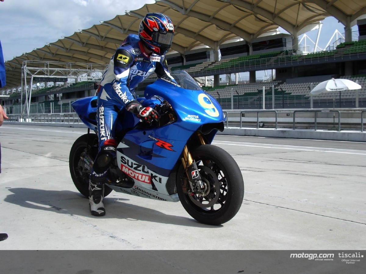 suzuki motogp 2004