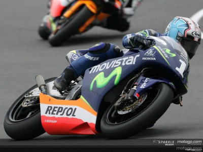 Pedrosa snatches pole position from Lorenzo