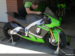 カワサキのテストチームが豪州でテスト