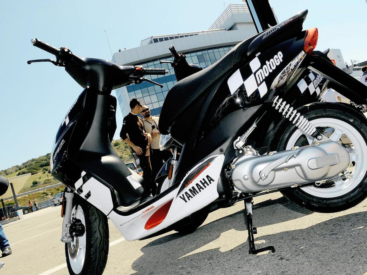 Vanvid Alfabet Vant til Yamaha JogRR scooters continue to play a key role in MotoGP | MotoGP™