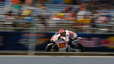 Ninth for Aoyama, Simoncelli hindered by tire wear