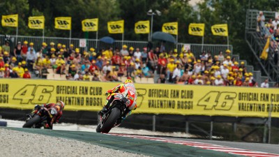 Rossi en progrès au GP de Catalogne, Hayden gêné par une main engourdie