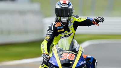 Smith soaks up home support for season best at Silverstone