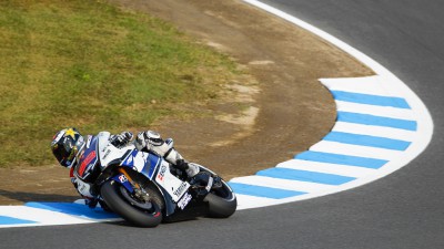 Lorenzo quickest in morning warm-up in Motegi
