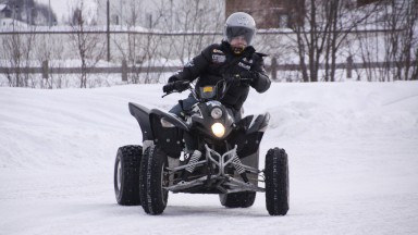 Lorenzo, sobre cuatro ruedas en la nieve antes de su gira asiática