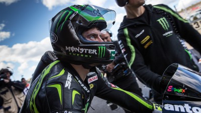BBC Sport - Crutchlow: Training with Mark Cavendish is tough but fun
