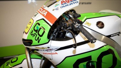 ホンダ グレシーニ 故 加藤大治郎追悼のステッカーを全車に貼付 Motogp ホンダ グレシーニ 故 加藤大治郎追悼のステッカーを全車に貼付 Motogp