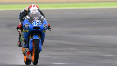 Rins ahead in wet Friday practices