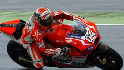Dovizioso handles wet conditions best on opening day