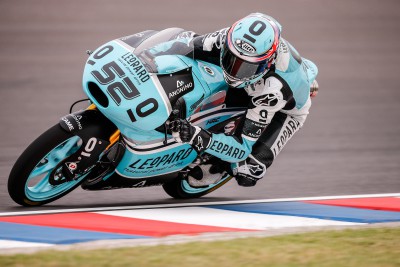 Kent en cabeza de la FP2 de Moto3™