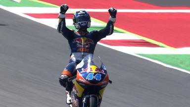 Oliveira takes maiden Moto3™ victory in thrilling finish 