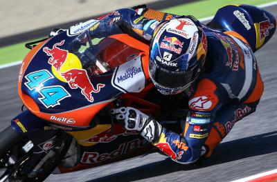 Oliveira takes maiden Moto3™ victory in thrilling finish