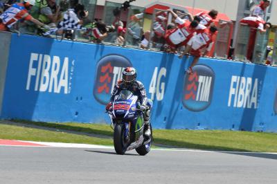 Lorenzo domina al Mugello