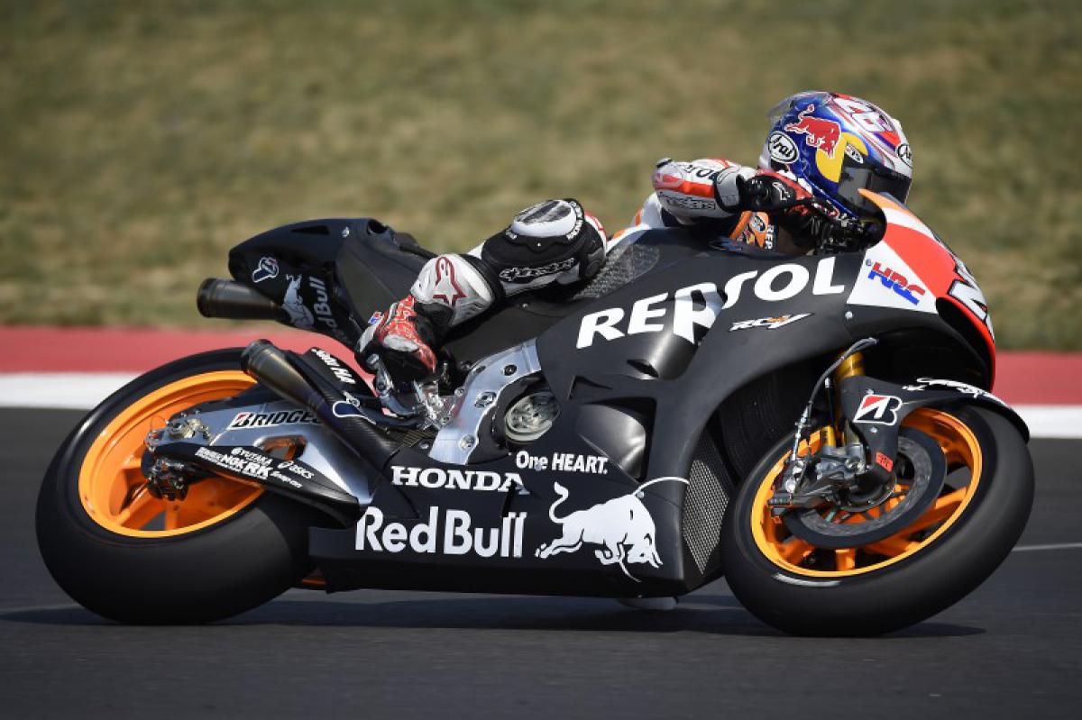 Marquez Pedrosa Get Their Hands On 16 Rc213v Motogp